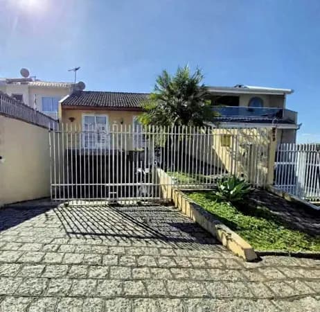 Sobrado à Venda no Atuba em Curitiba 3 Quartos, Suíte, Área Gourmet e 3 Vagas
