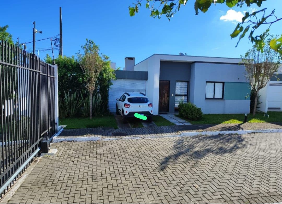 Casa em Condomínio Fechado à Venda em São José dos Pinhais 2 Quartos, Quintal e Churrasqueira Próximo a Curitiba