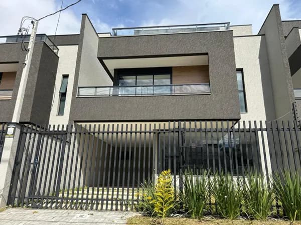 Tríplex à Venda no Centro de São José dos Pinhais com 3 Suítes, Terraço e 3 Vagas Alto Padrão