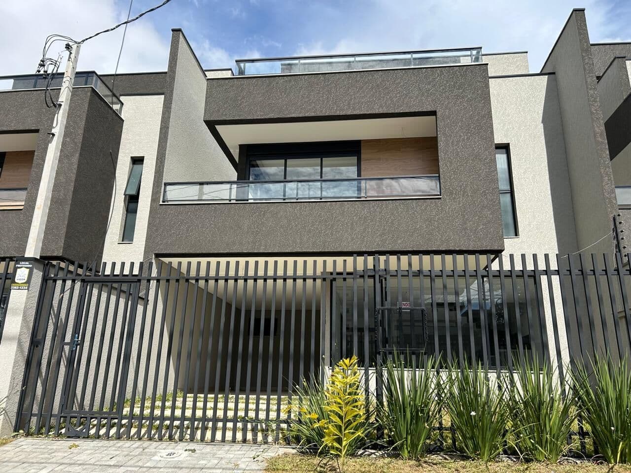 Tríplex à Venda no Centro de São José dos Pinhais com 3 Suítes, Terraço e 3 Vagas Alto Padrão