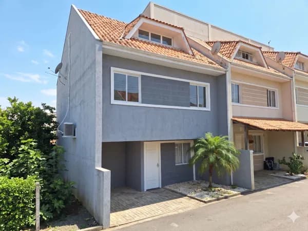 Sobrado com 3 Quartos à Venda no Santa Cândida em Curitiba 90m², Suíte, Ático e 2 Vagas