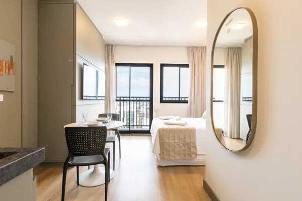 Ibiza Unique Home – Studio 22m² Mobiliado no Centro de Curitiba | Pronto para Morar