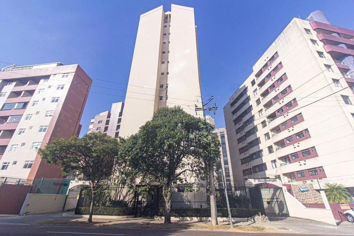 Apartamento à Venda no Centro Cívico em Curitiba 60m², 2 Quartos, Garagem e Excelente Localização