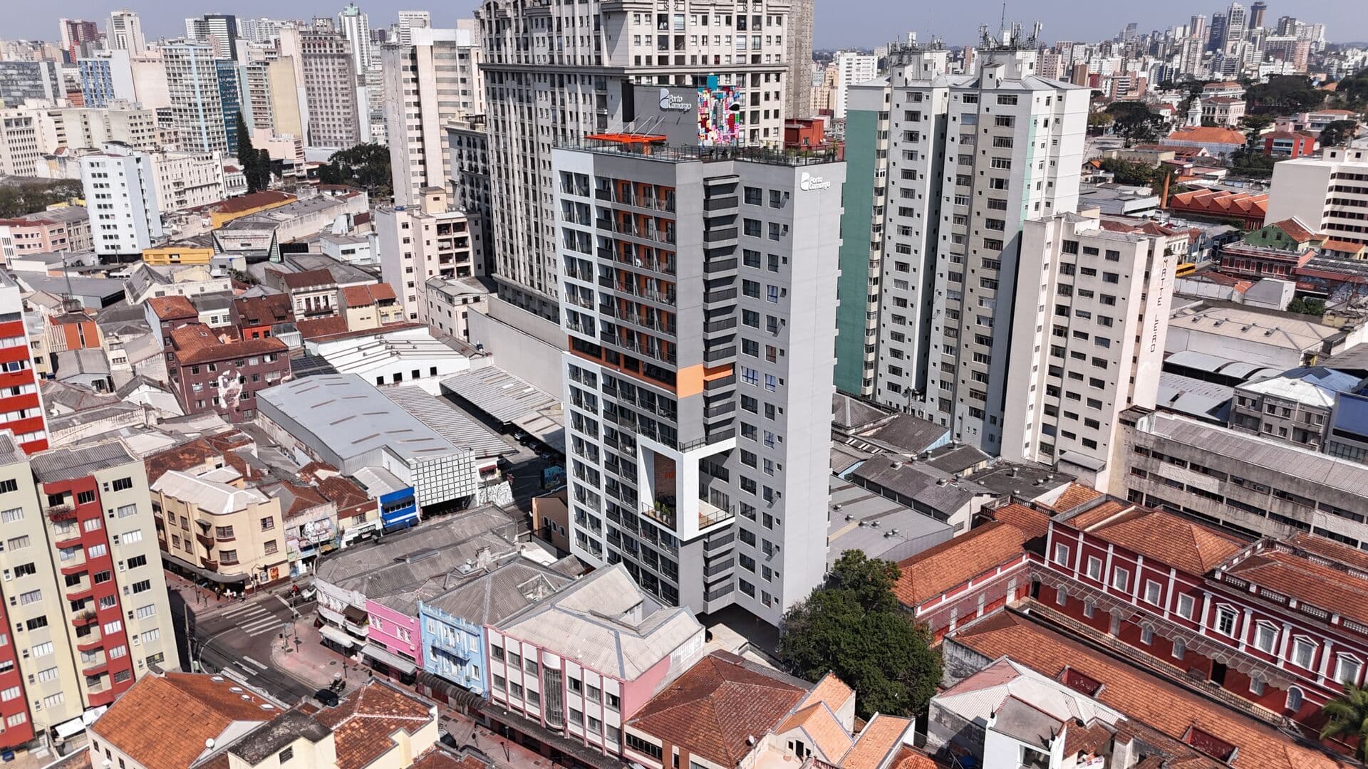 Studio de 24m² Pronto para Morar ou Investir no Centro de Curitiba