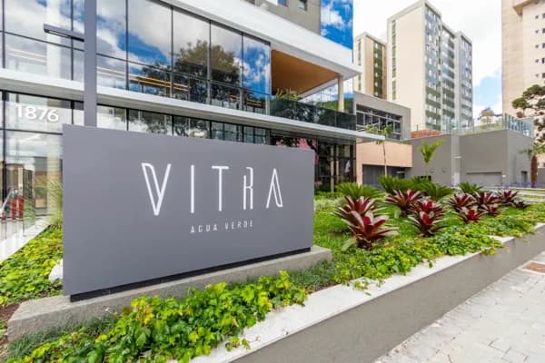 Apartamento Novo com 3 Suítes - 155 m² Privativos - Agua Verde - Pronto para Morar