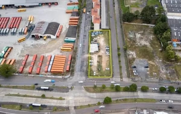 Terreno à Venda no Parolin, Curitiba - 1.995m², Zoneamento SE-MF - Próximo à Linha Verde