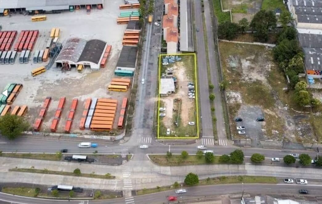 Terreno à Venda no Parolin, Curitiba - 1.995m², Zoneamento SE-MF - Próximo à Linha Verde