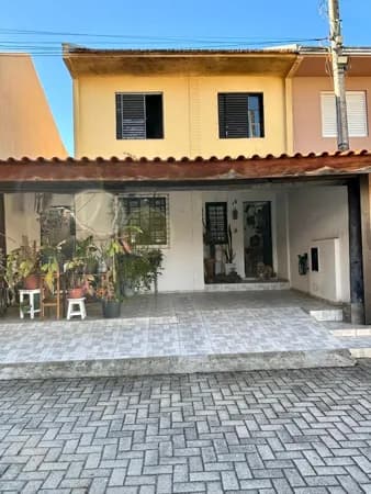 Sobrado à Venda no Portão em Curitiba 3 Quartos Condomínio Fechado 120m² 3 Vagas