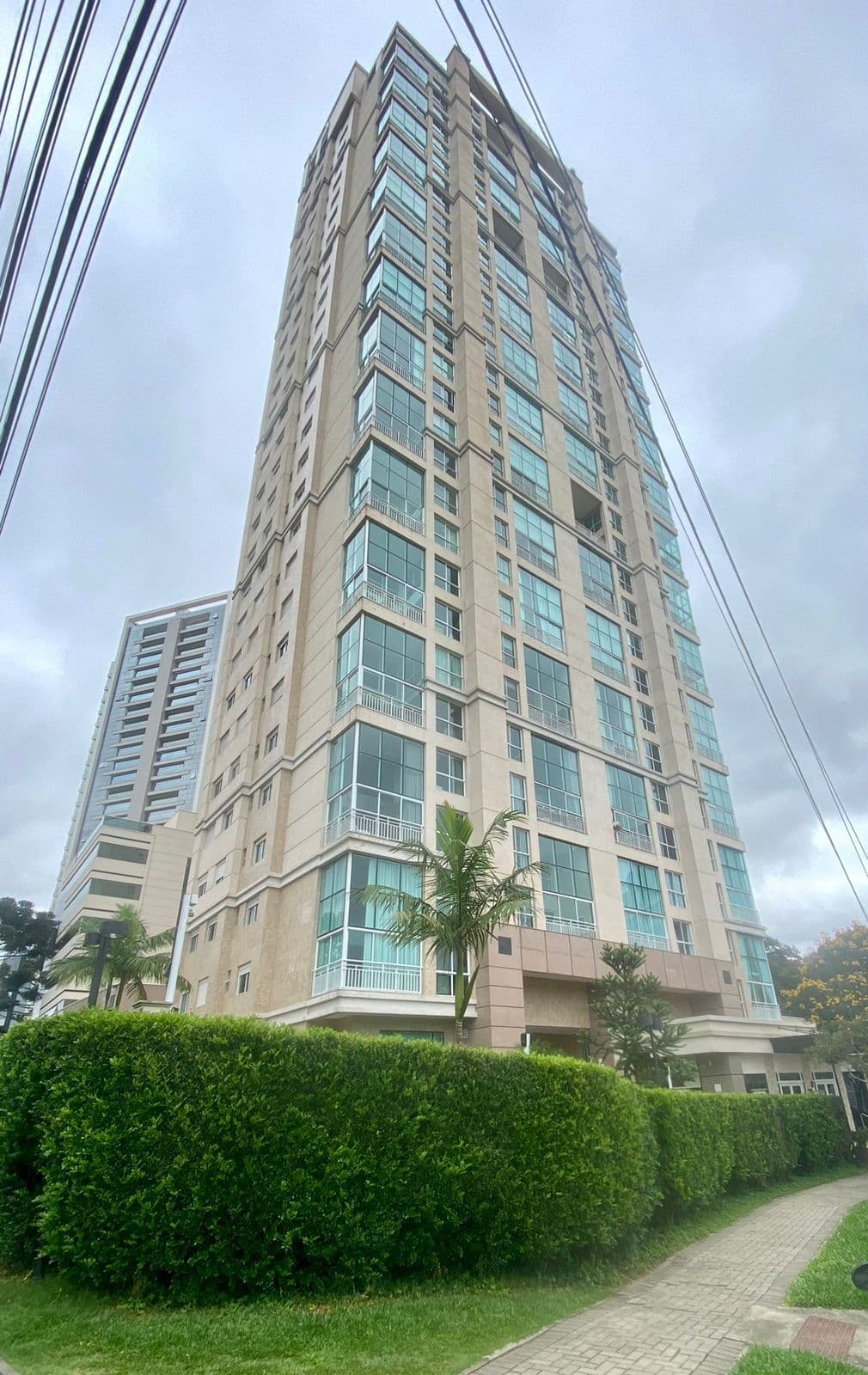 Apartamento à venda no Ecoville | 4 quartos (2 suítes), 186m², 3 ou 4 vagas – Helbor Double Life