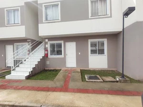 Apartamento garden com jardim privativo no Condomínio Clube Orlando em Colombo PR
