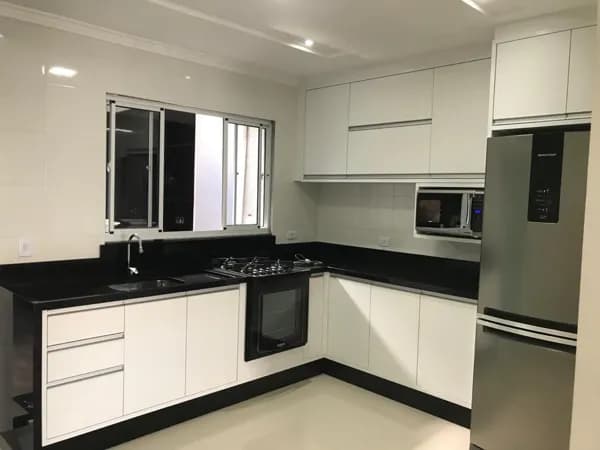 Sobrado Mobiliado à Venda no Campo de Santana em Curitiba 116m², 2 Quartos e 2 Vagas