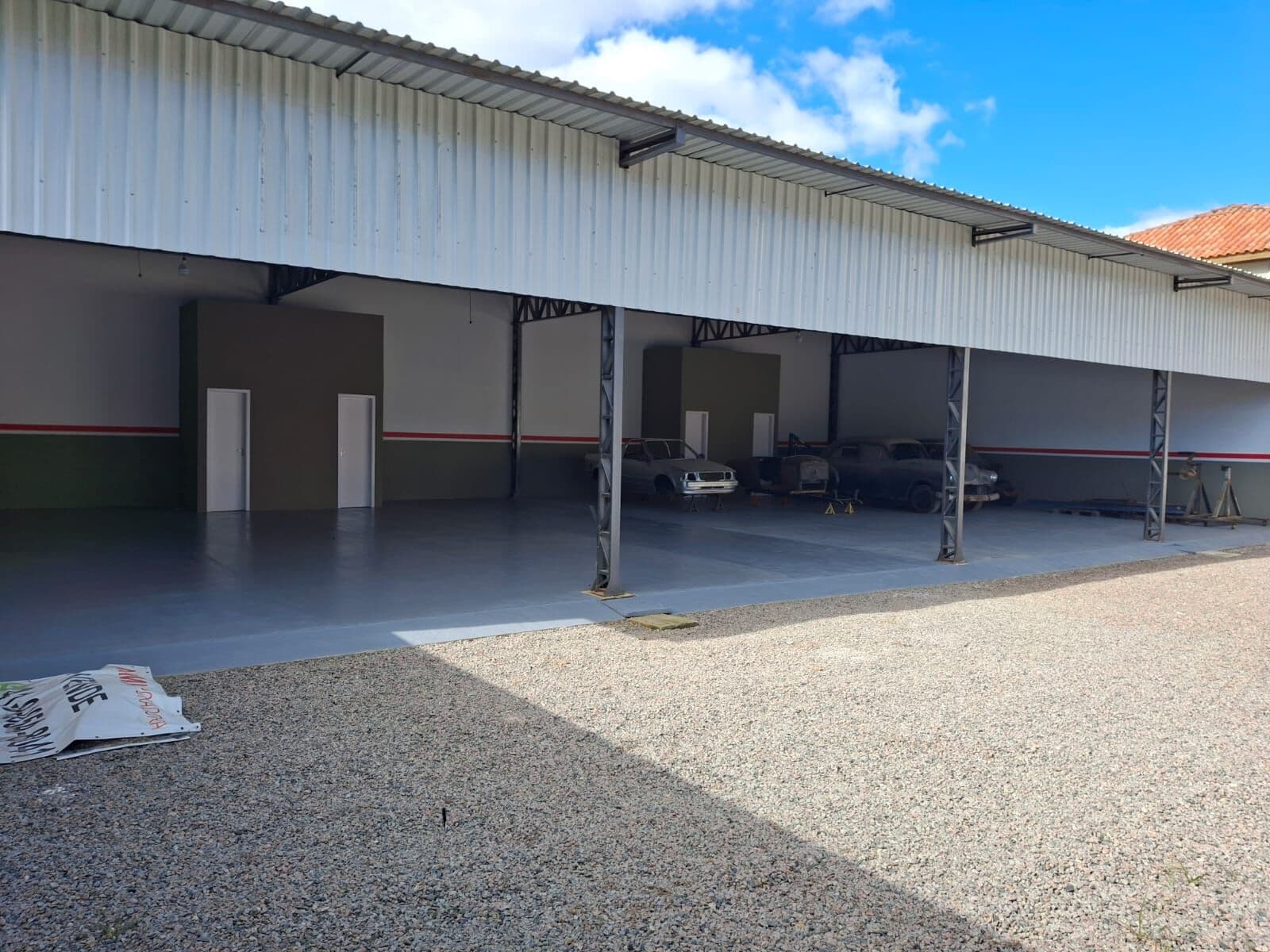 Barracão Comercial à Venda em Colombo 522m² Total