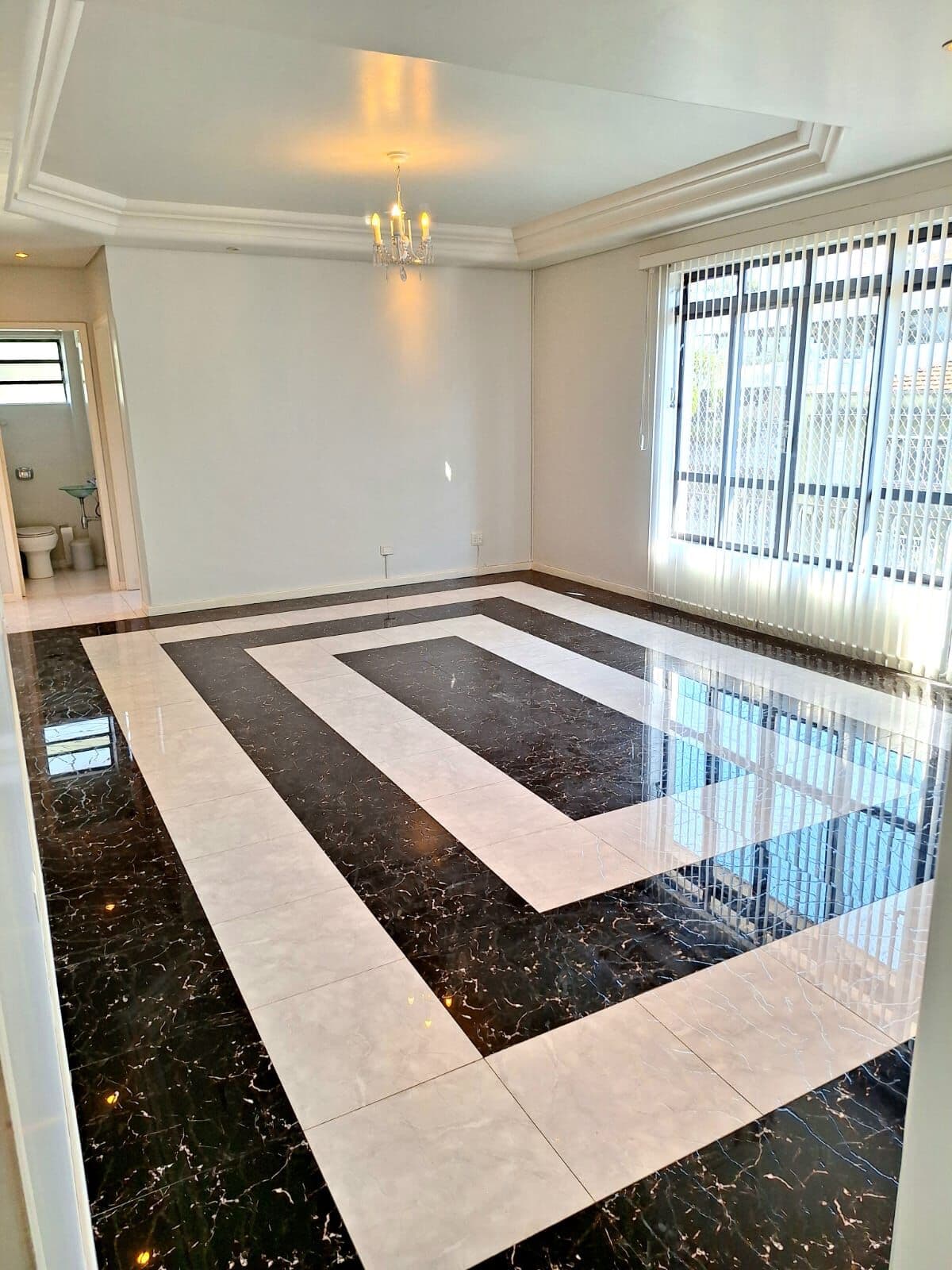 Apartamento à Venda nas Mercês em Curitiba 3 Quartos, Suíte, 145m² Privativos Excelente Localização e Ótimo Custo-Benefício