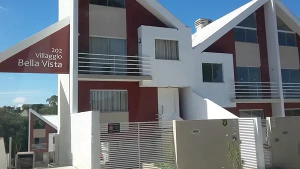 Sobrado à Venda no Villagio Bella Vista no Pilarzinho em Curitiba 3 Quartos, Suíte, Atico e 2 a 3 Vagas Alto Padrão