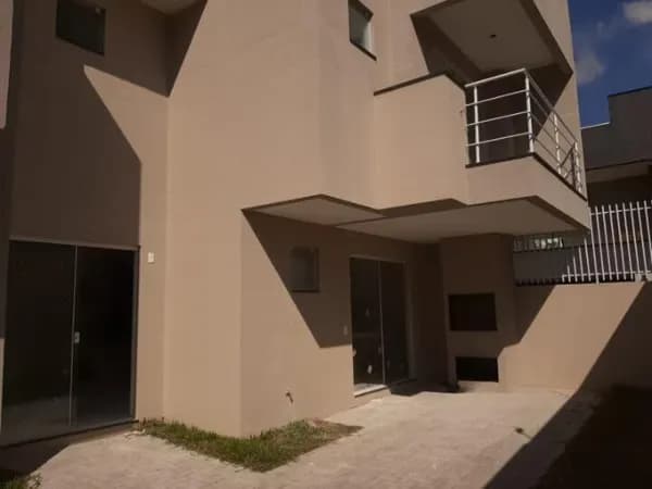 Casa em Condomínio com 3 quartos e 2 vagas no Campo Comprido