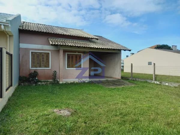Casa à venda a 400 metros do mar - 03 dormitórios - Baln. Atlântico
