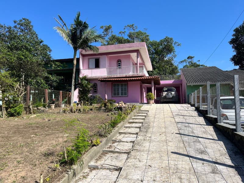Casa à venda no bairro Centro em Arroio do Sal/RS
