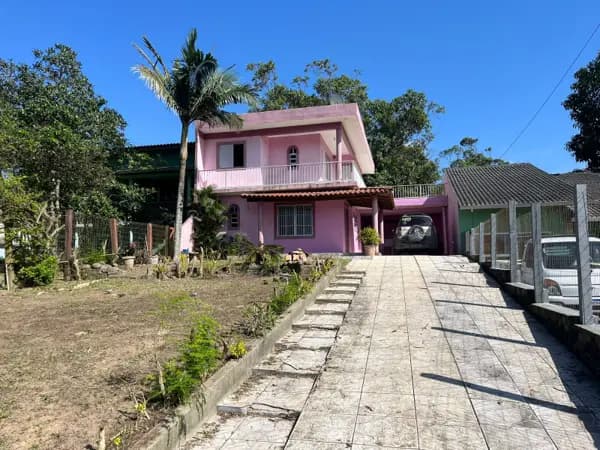 Casa à venda no bairro Centro em Arroio do Sal/RS