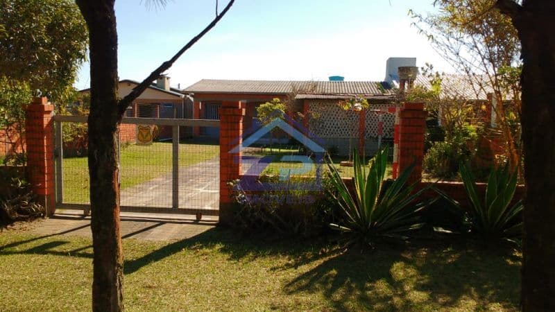 Casa à venda a beira mar com 03 dormitórios - Rondinha