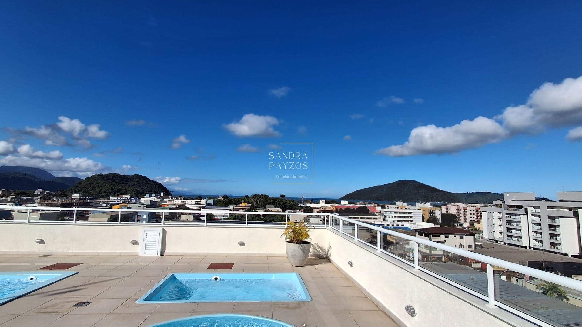 Apartamento Centro Ubatuba, 2 dorms (1 suite) Lazer Completo