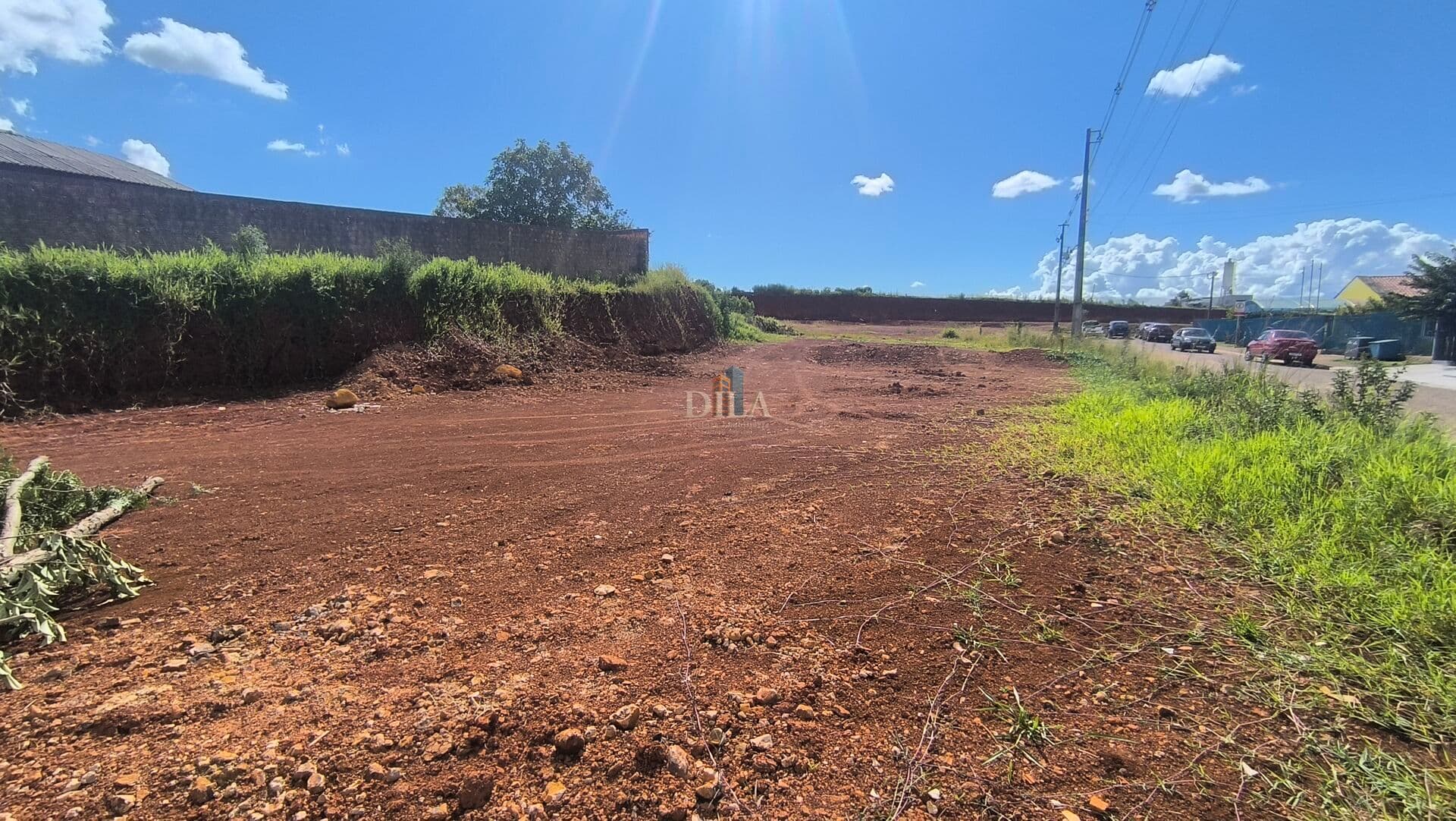 Terreno plano de esquina à venda com 435 m²