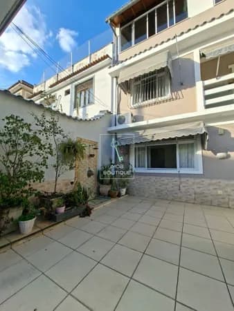 Casa Triplex em Condomínio Fechado no Anil | 178m² | 3 Quartos | Área Gourmet | 3 Vagas | Próximo ao Park Shopping Jacarepaguá