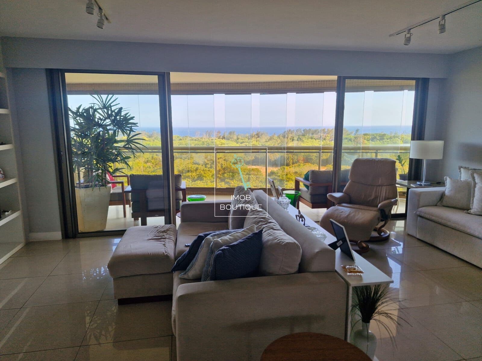 4Q (4 suítes) com Hidromassagem, vista mar 268m2, 3 vagas - Condomínio Itaúna Gold – Pedra de Itaúna, Barra da Tijuca