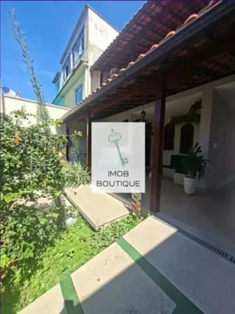 Casa | 199m2 | 3 Q (1 suíte) | Piscina | Churrasqueira | Reformada | Hidromassagem | Painel Solar