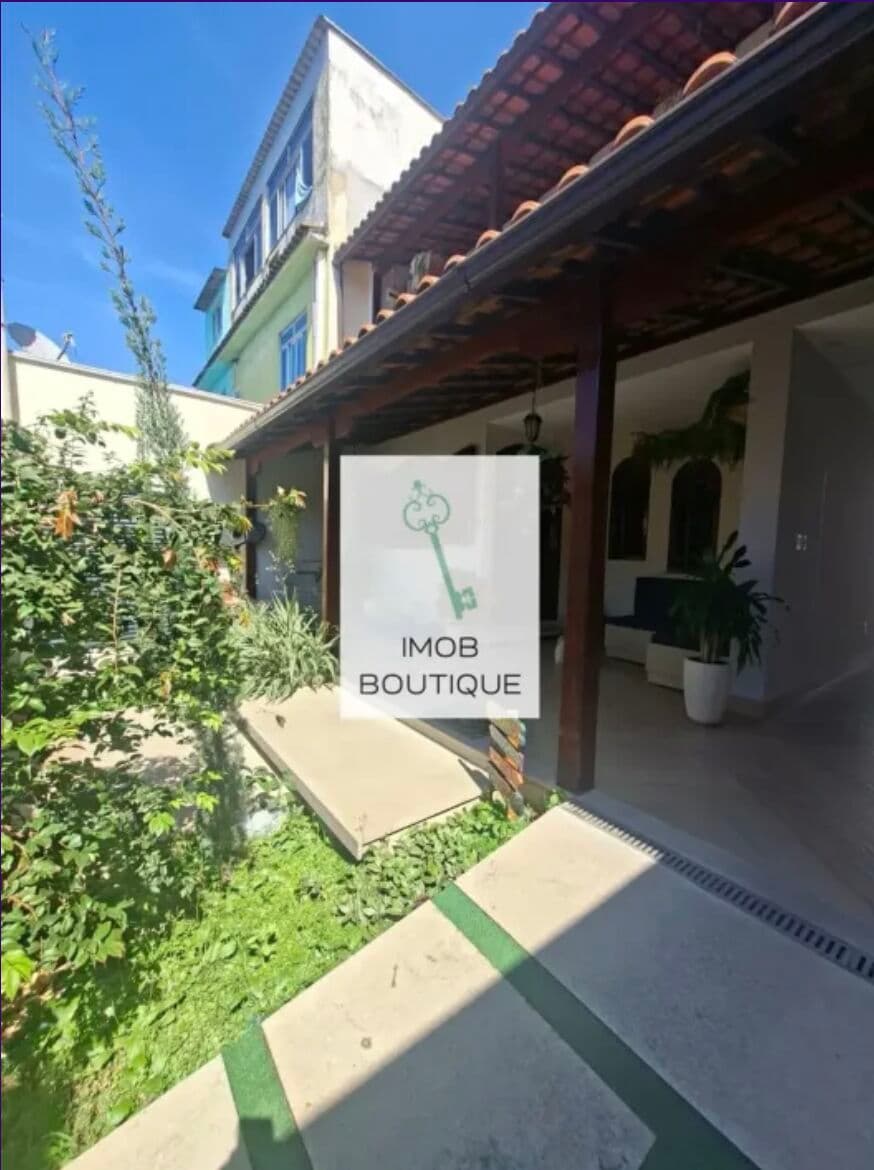 Casa | 199m2 | 3 Q (1 suíte) | Piscina | Churrasqueira | Reformada | Hidromassagem | Painel Solar