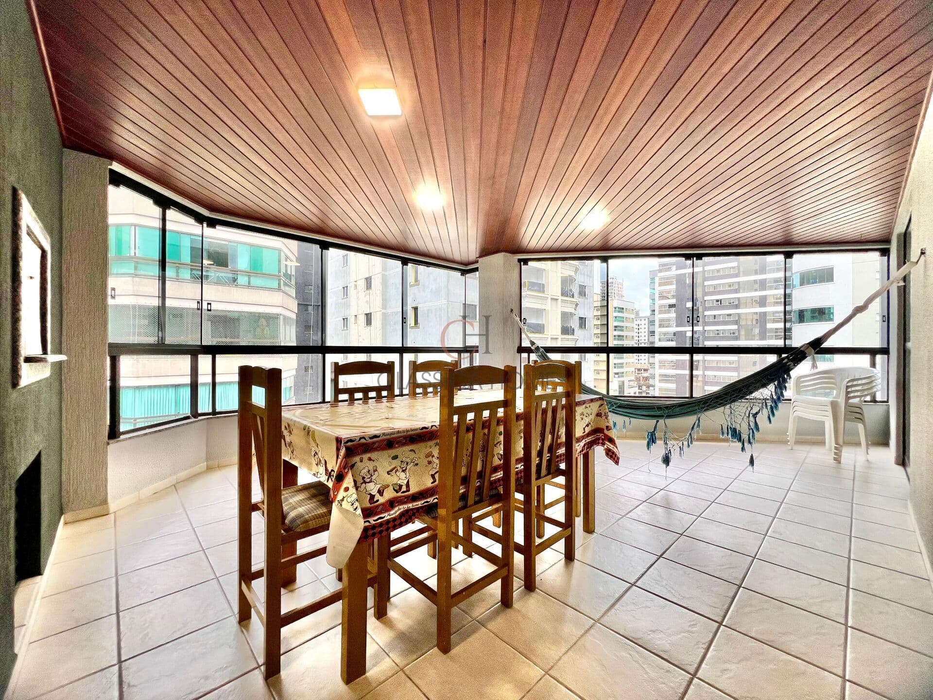 3 Dorm, Mobiliado, no Coração da Meia Praia, Itapema-SC