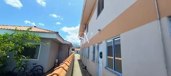 Casa tipo Sobrado a venda de 02 Dormitórios com ótima localização no bairro Recanto da Natureza em São José-SC