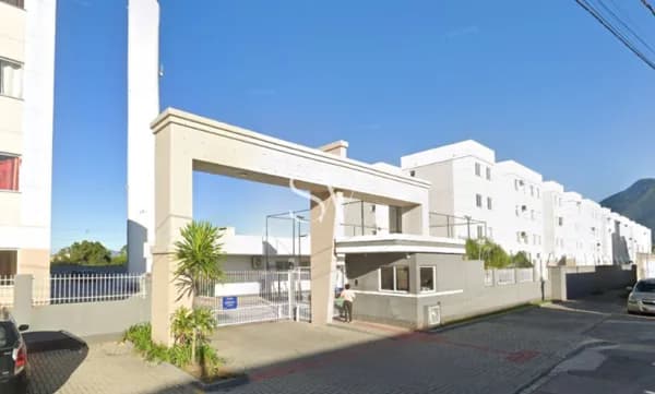 Apartamento a venda de 02 Dormitórios com piscina no condomínio no bairro Nova Palhoça em Palhoça-SC