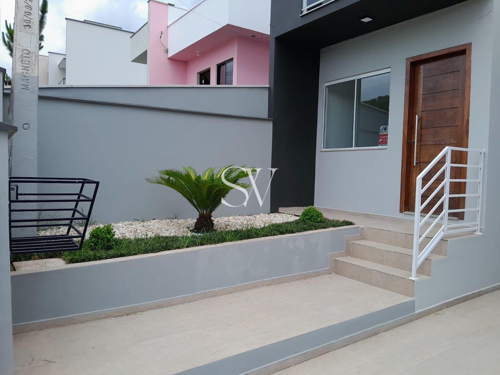 Casa tipo Sobrado a venda com 02 Suítes 01 lavabo Potecas em São José-SC