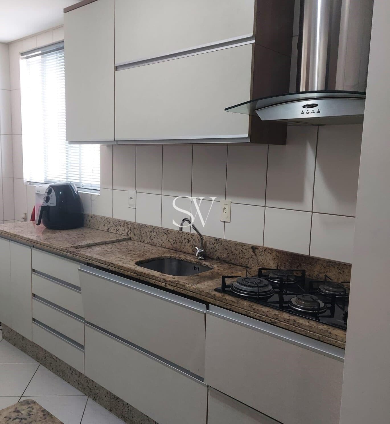 Apartamento a venda de 02 Dormitórios com mobília planejada no bairro Barreiros em São José-SC
