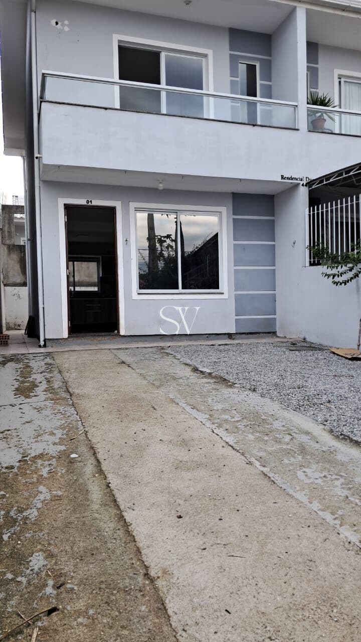 Sobrado Padrão com 02 Dormitórios no Aririu/ Palhoça, SC