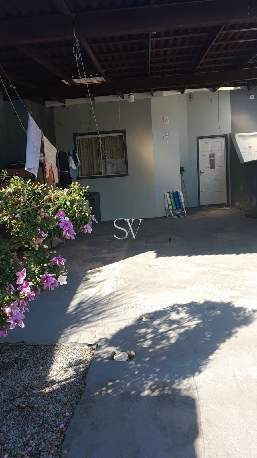 Casa geminada a venda de 02 Dormitórios com 02 vagas de garagem na bairro Ceniro Martins em São José-SC