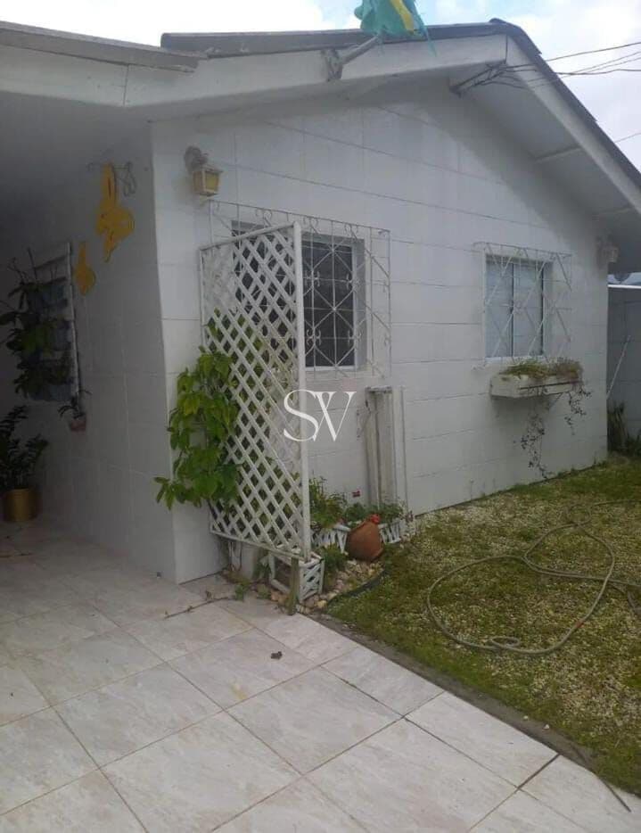 Casa Padrão a venda de 02 Dormitórios com área gourmet e churrasqueira no bairro Ceniro Martins em São José-SC