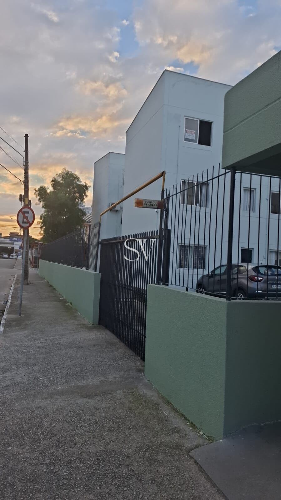 Apartamento a venda de 02 Dormitórios com mobiliado no bairro Areias em São José-SC
