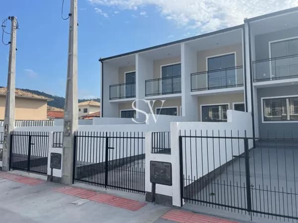 Sobrado a venda com 02 Dormitórios em Forquilhas/ São José, SC