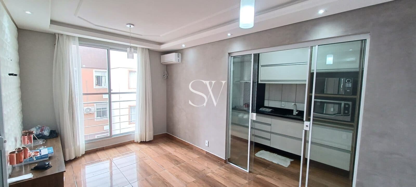 Apartamento a venda de 02 Dormitórios com mobília planejada no bairro Real Parque em São José-SC