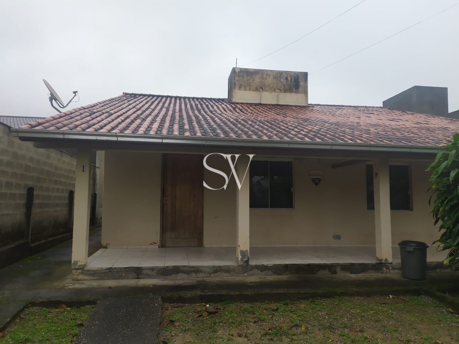 Casa a venda de 02 Dormitórios com amplo terreno e arvore frutíferas em Aguas Mornas - Grande Florianópolis-SC
