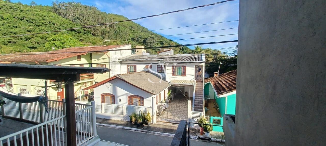 Casa e apartamento venda de 02 andares e com 04 Dormitórios 03 banheiros no bairro Pântano do Sul em Florianópolis-SC