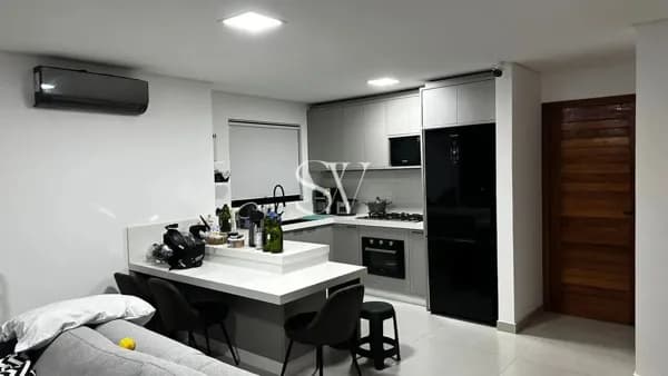 Casa Alto Padrão com 3 Dormitórios sendo 1 Suíte em Forquilhas, São José