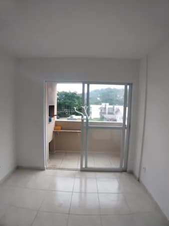 Apartamento a Venda com 2 Dormitórios no Serraria, São José-SC