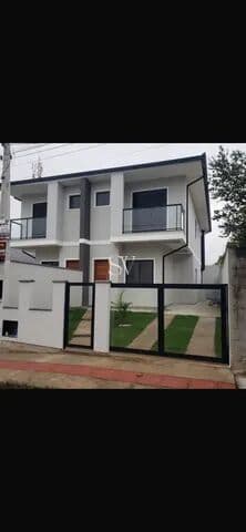 Sobrado Padrão 3 Dormitórios sendo 1 Suíte em Bela Vista, Palhoça