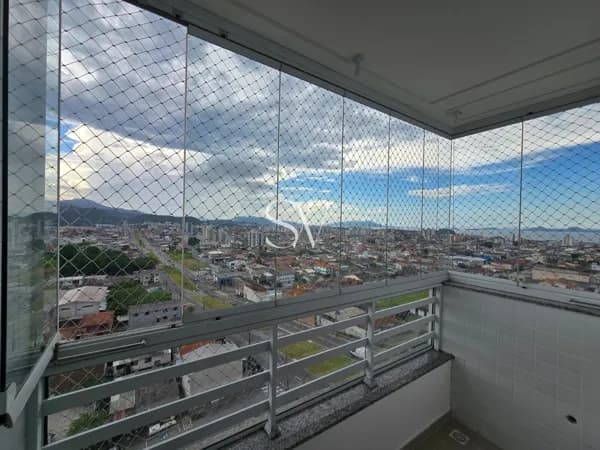 Apartamento a venda de 02 Dormitórios sendo 01 Suíte em Andar alto com Vista Mar no bairro Jardim Cidade em São José-SC