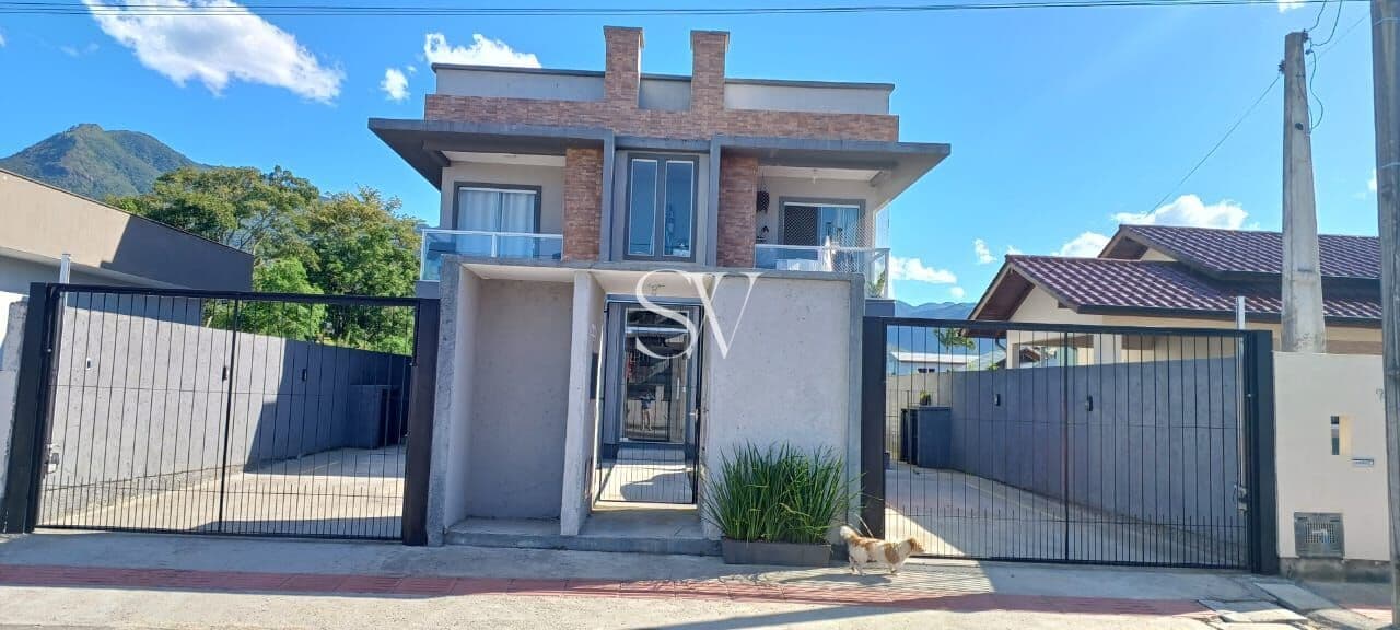 Apartamento a venda de 02 Dormitórios sendo 01 Suíte na Guarda do Cubatão em Palhoça-SC