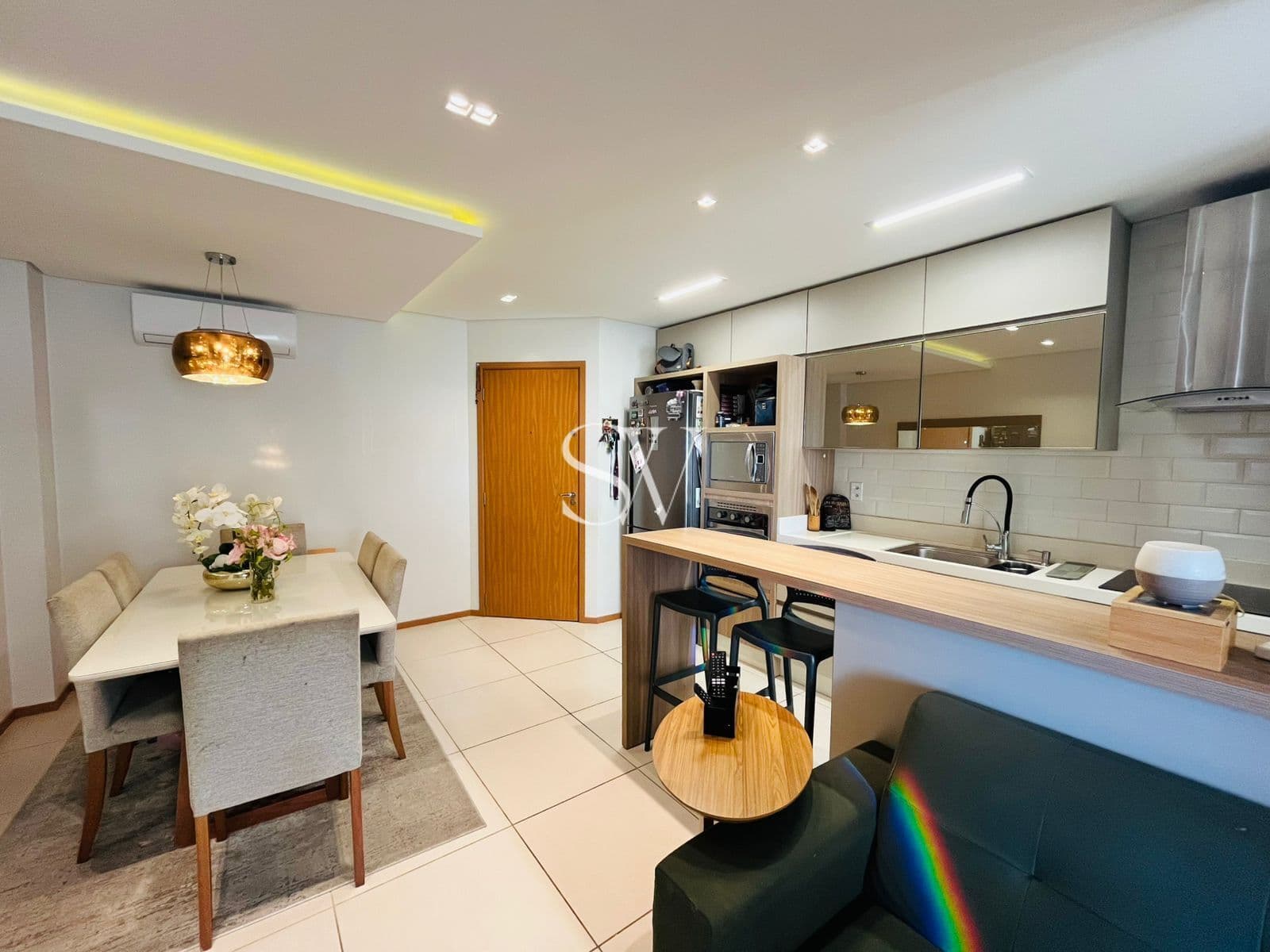 Apartamento Padrão a venda com 03 Dormitórios sendo 01 Suíte em Areias/ São José, SC