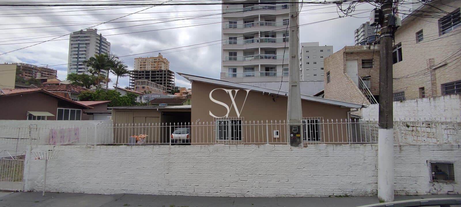 Casa a venda em Barreiros de 03 Dormitórios 02 Banheiros com 03 vagas de garagem -Barreiros-São José-SC