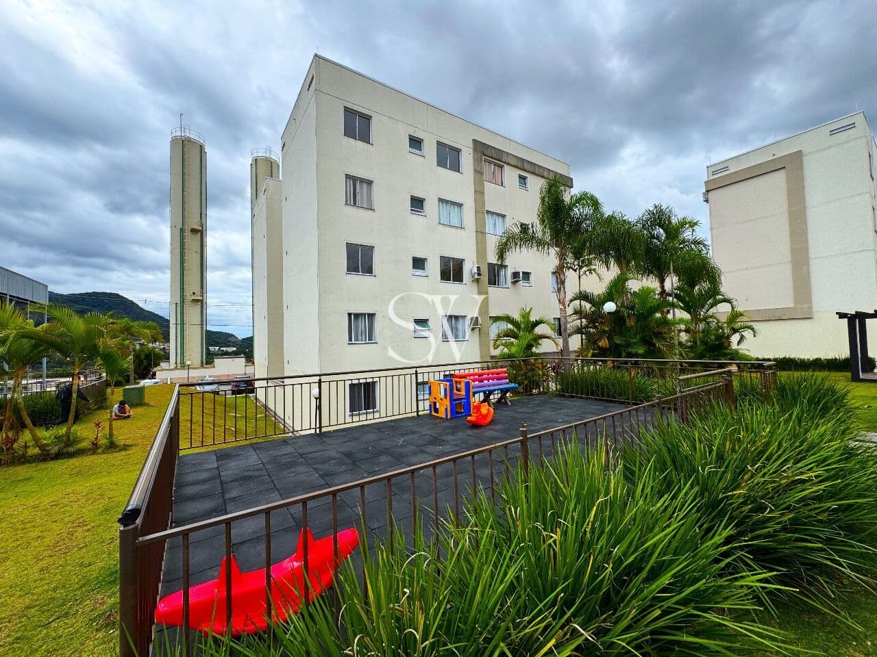 Apartamento a venda de 02 Dormitórios com piscina no condomínio no Bairro Bela Vista em Palhoça-SC